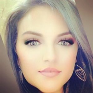 Meet your Posher, Carina